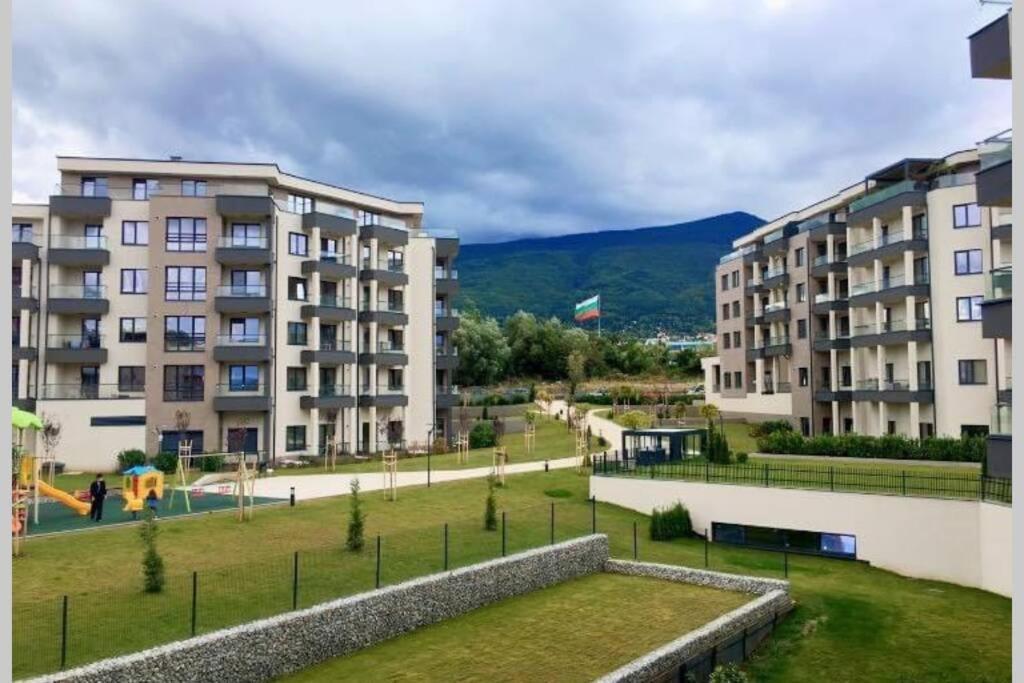 Yellow Apart @ Vitosha, Sofia Apartment Екстериор снимка