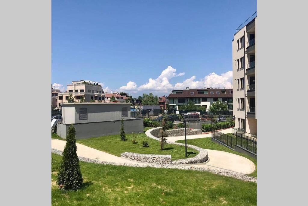 Yellow Apart @ Vitosha, Sofia Apartment Екстериор снимка