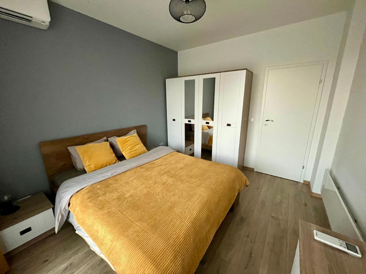 Yellow Apart @ Vitosha, Sofia Apartment Екстериор снимка